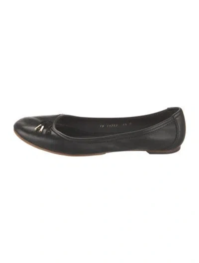 Pre-owned Ferragamo Leather Bow Accents Flats In Black