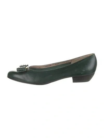 Pre-owned Ferragamo Leather Bow Accents Flats In Green