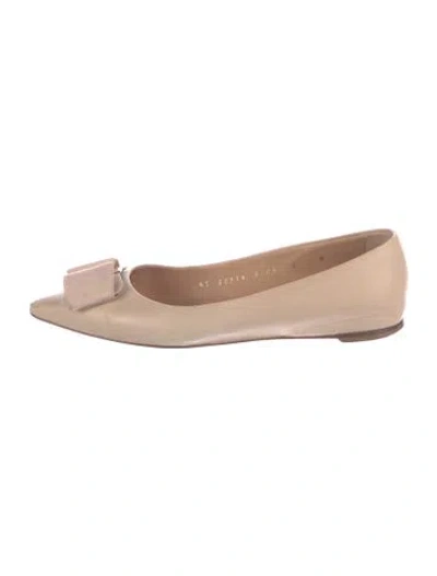 Pre-owned Ferragamo Leather Bow Accents Flats In Neutral