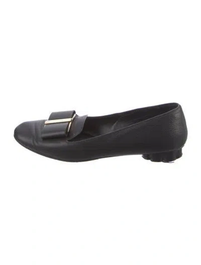 Pre-owned Ferragamo Leather Bow Accents Loafers In Black
