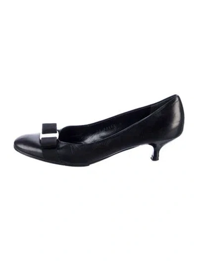 Pre-owned Ferragamo Leather Bow Accents Pumps In Black