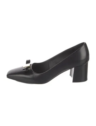 Pre-owned Ferragamo Leather Bow Accents Pumps In Black