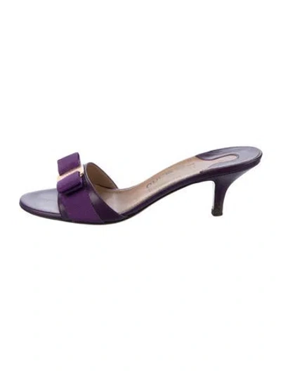 Pre-owned Ferragamo Leather Bow Accents Slides In Purple