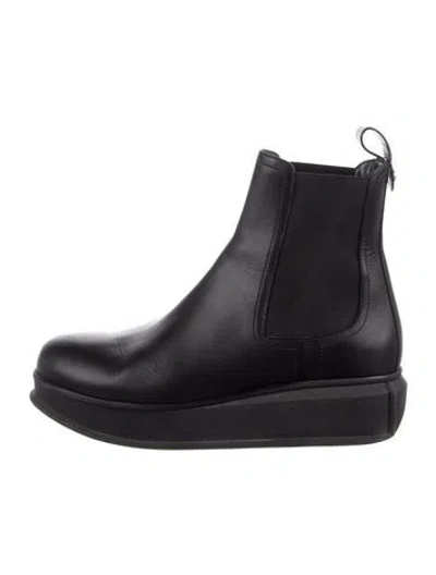 Pre-owned Ferragamo Leather Chelsea Boots In Black