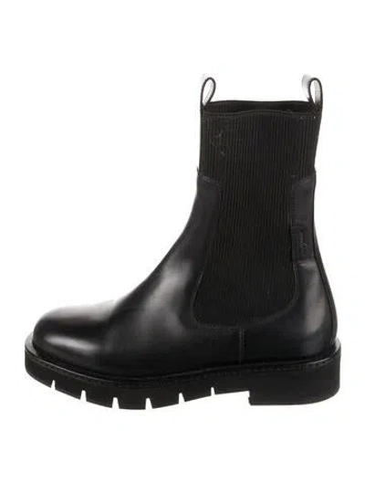 Pre-owned Ferragamo Leather Chelsea Boots In Black