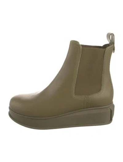 Pre-owned Ferragamo Leather Chelsea Boots In Green