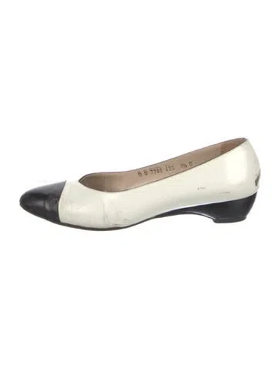 Pre-owned Ferragamo Leather Colorblock Pattern Flats In White