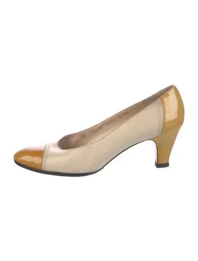Pre-owned Ferragamo Leather Colorblock Pattern Pumps In Neutral