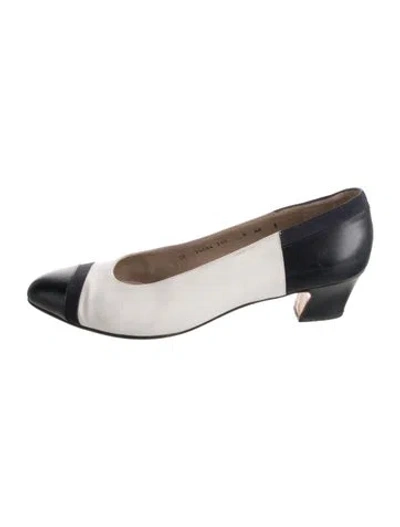 Pre-owned Ferragamo Leather Colorblock Pattern Pumps In White