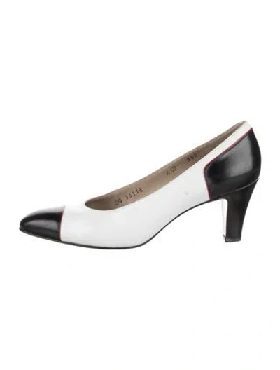 Pre-owned Ferragamo Leather Colorblock Pattern Pumps In White