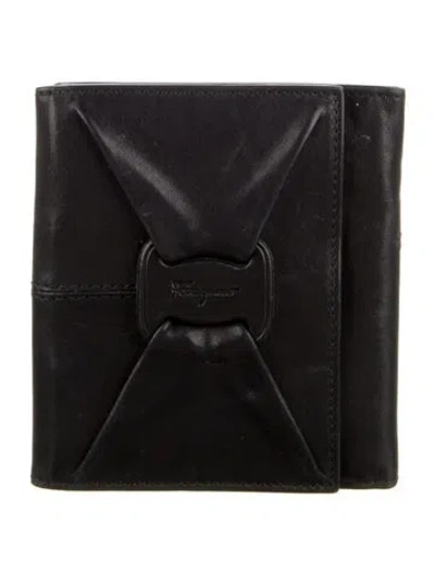 Pre-owned Ferragamo Leather Compact Wallet In Black