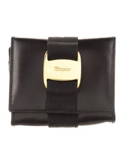 Pre-owned Ferragamo Leather Compact Wallet In Black