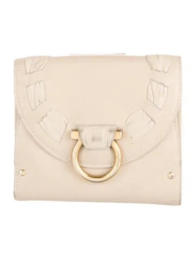 Pre-owned Ferragamo Leather Compact Wallet In Neutral