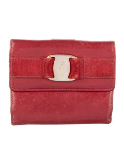 Pre-owned Ferragamo Leather Compact Wallet In Red