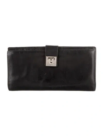 Pre-owned Ferragamo Leather Continental Wallet In Black