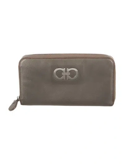 Pre-owned Ferragamo Leather Continental Wallet In Neutral