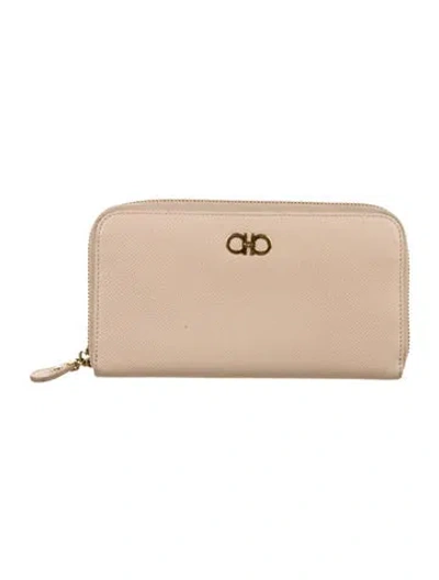 Pre-owned Ferragamo Leather Continental Wallet In Neutral