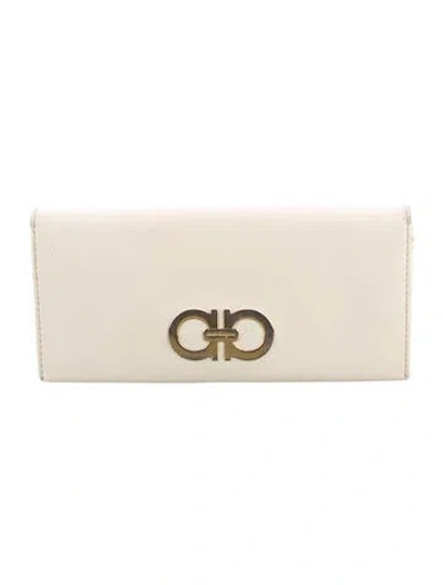 Pre-owned Ferragamo Leather Continental Wallet In Neutral