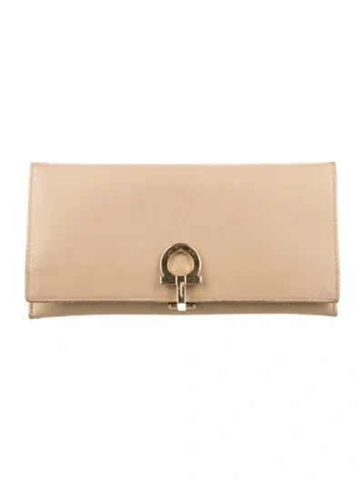 Pre-owned Ferragamo Leather Continental Wallet In Neutrals