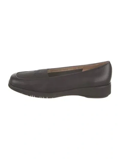 Pre-owned Ferragamo Leather Embroidered Accent Flats In Brown