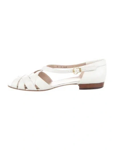 Pre-owned Ferragamo Leather Flats In White