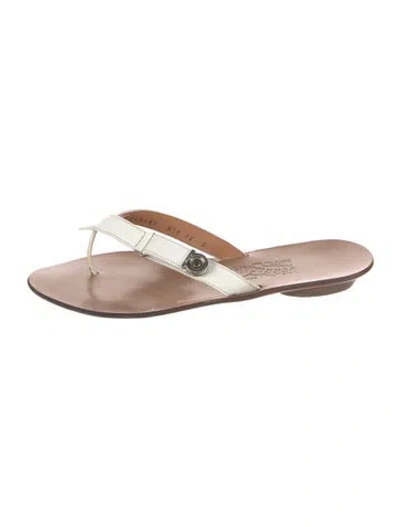 Pre-owned Ferragamo Leather Flip Flops In White