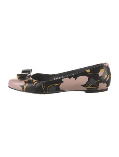 Pre-owned Ferragamo Leather Floral Print Ballet Flats In Black