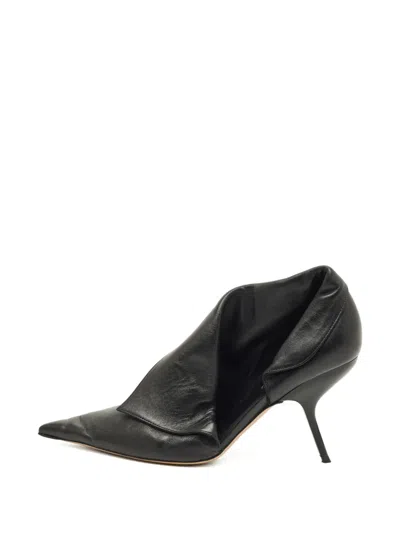 Pre-owned Ferragamo Leather Folded-front Pumps In Black