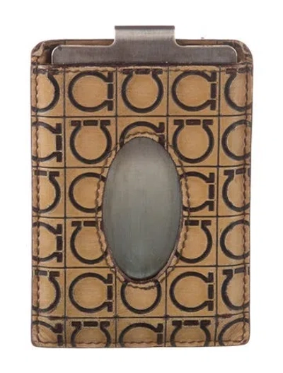Pre-owned Ferragamo Leather Graphic Print Card Holder In Neutrals