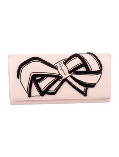 Pre-owned Ferragamo Leather Graphic Print Continental Wallet In Pink