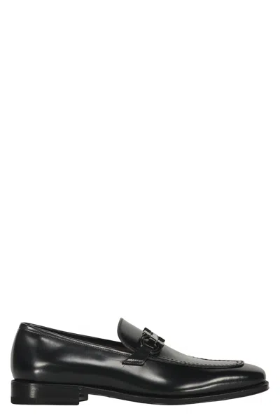 Ferragamo Leather Loafers In Black