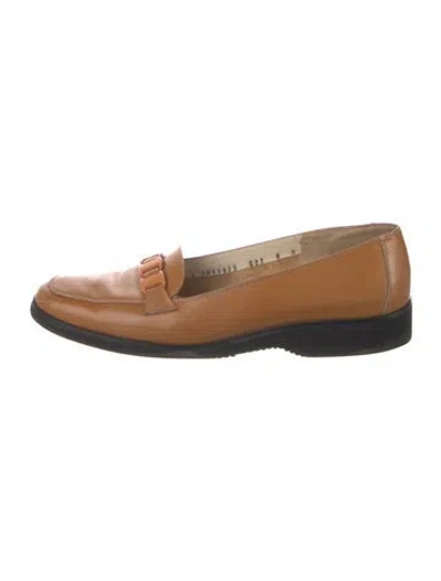 Pre-owned Ferragamo Leather Loafers In Neutral
