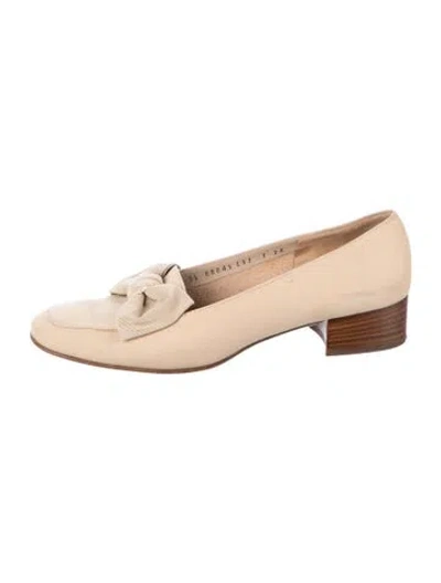 Pre-owned Ferragamo Leather Loafers In Neutral