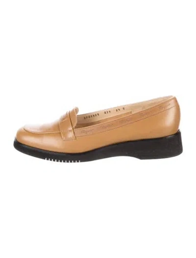 Pre-owned Ferragamo Leather Loafers In Neutral