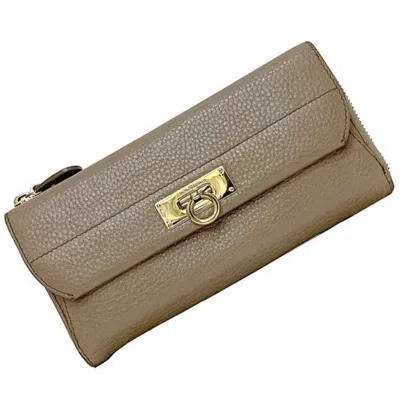 Pre-owned Ferragamo Leather Long Wallet (bi-fold) () In Sand