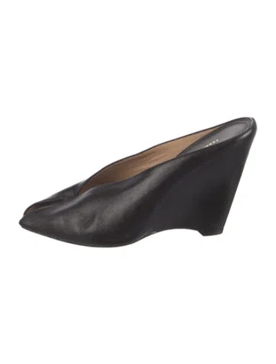 Pre-owned Ferragamo Leather Mules In Black