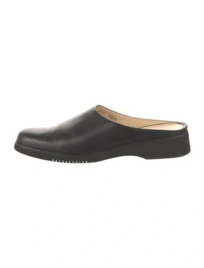 Pre-owned Ferragamo Leather Mules In Black