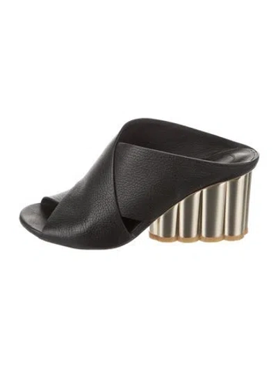 Pre-owned Ferragamo Leather Mules In Black
