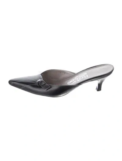 Pre-owned Ferragamo Leather Mules In Black