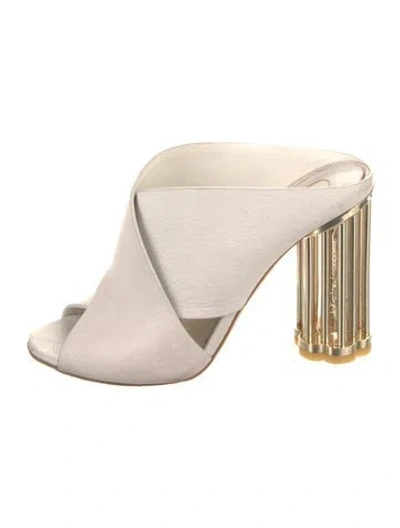 Pre-owned Ferragamo Leather Mules In Neutral