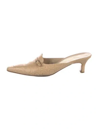 Pre-owned Ferragamo Leather Mules In Neutral