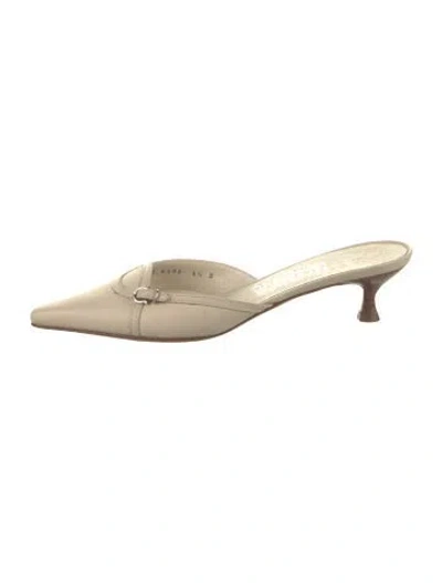 Pre-owned Ferragamo Leather Mules In White
