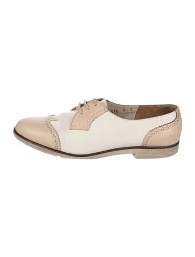 Pre-owned Ferragamo Leather Oxfords In Neutrals