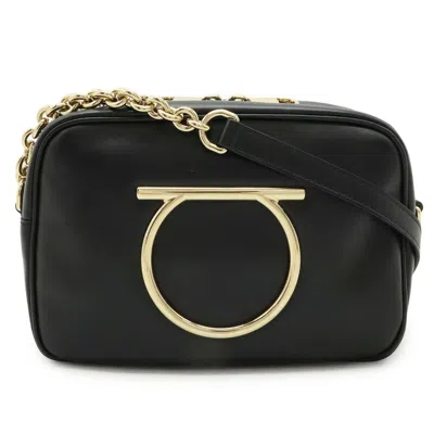 Pre-owned Ferragamo Leather Pochette Shoulder Bag () In Black