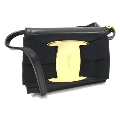 Pre-owned Ferragamo Leather Pochette Shoulder Bag () In Black
