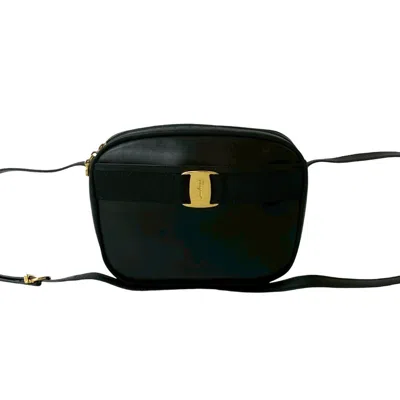 Pre-owned Ferragamo Leather Pochette Shoulder Bag () In Black