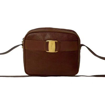 Pre-owned Ferragamo Leather Pochette Shoulder Bag () In Brown