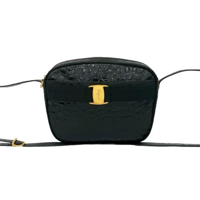 Pre-owned Ferragamo Leather Pochette Shoulder Bag () In Black