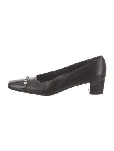 Pre-owned Ferragamo Leather Pumps In Black