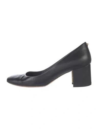 Pre-owned Ferragamo Leather Pumps In Black